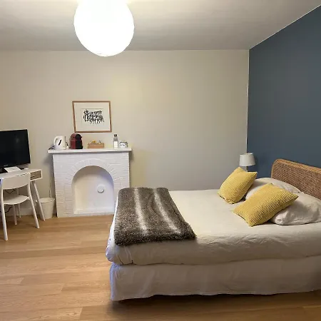 La Pierre Percee - Acces Digicode Bed & Breakfast