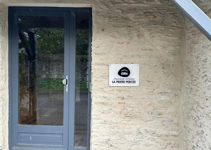 La Pierre Percée 3*